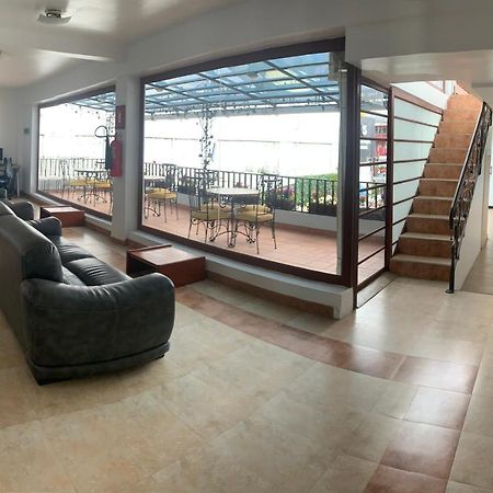 Hotel Shalom Riobamba Buitenkant foto