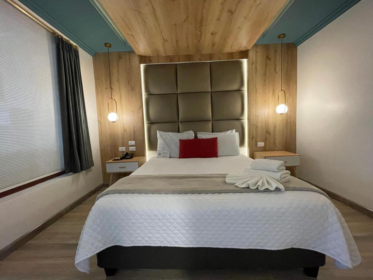 Hotel Shalom Riobamba Buitenkant foto