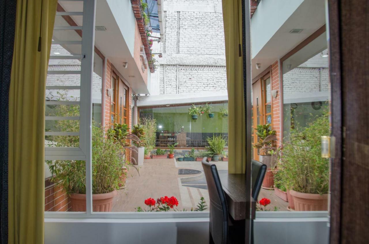 Hotel Shalom Riobamba Buitenkant foto