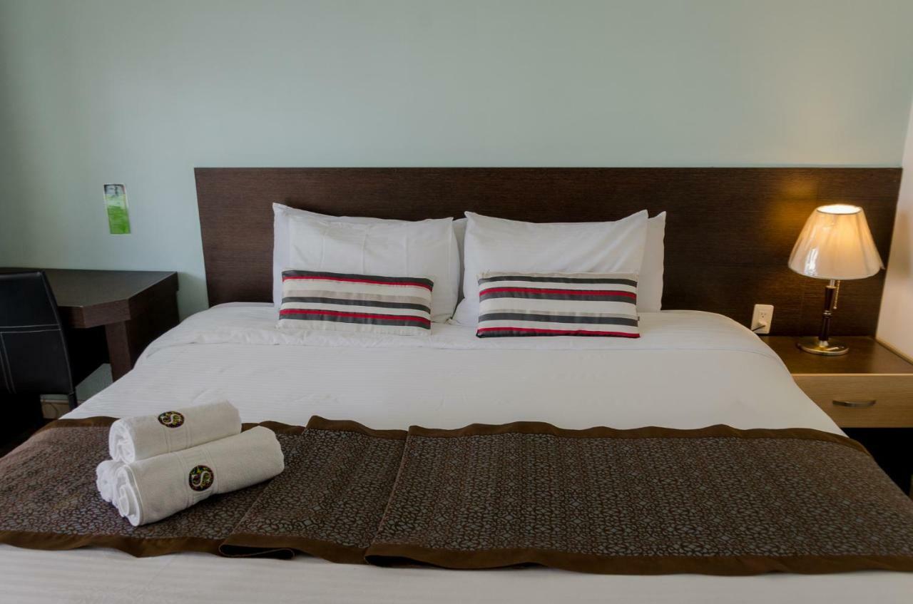 Hotel Shalom Riobamba Buitenkant foto