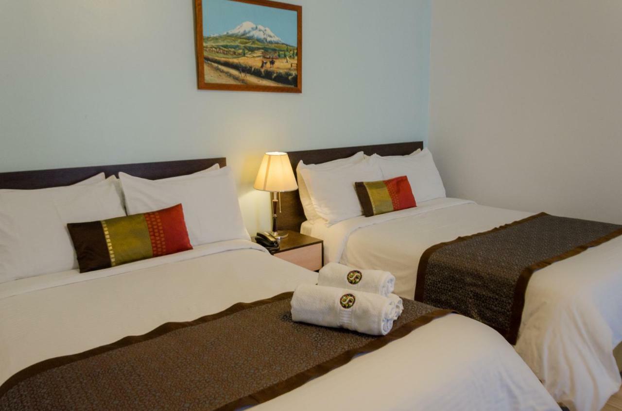 Hotel Shalom Riobamba Buitenkant foto